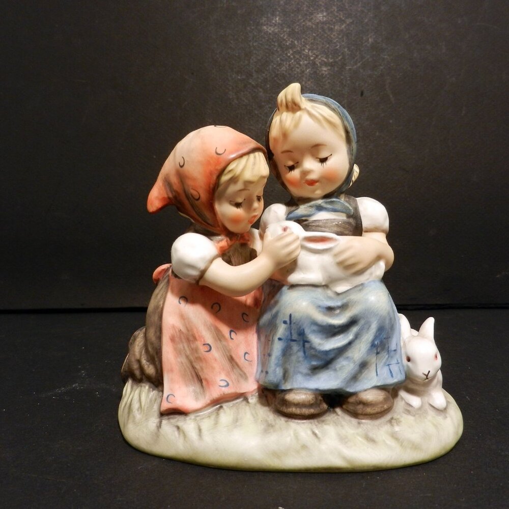 Hummel/Goebel 1971 "Girls & Bunnies"4 1/2" Figurine #384 TMK6 W.Germany VTG 3584